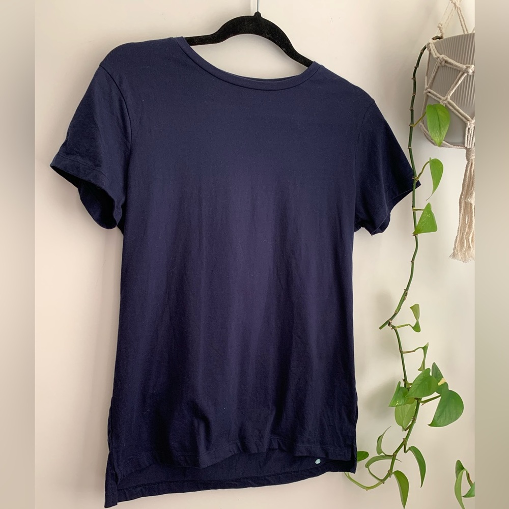 3 for $20🍦Navy Blue T Shirt 👕 Bench brand - Size Small - Short sleeve T-Shirt